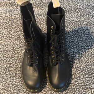 Dr. Martens Men’s size 10M Black Vegan Combat Boots NWOT!